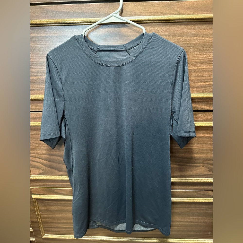 Lululemon Pack 'N Dash Short Sleeve Size Medium
